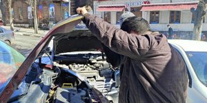 Kars’ta soğuk hava araçları dondurdu
