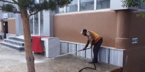  Arpaçay’da kaldırımlar yıkanıyor
