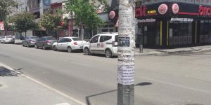 Kars'ta aydınlatma direkleri reklam panosuna döndü