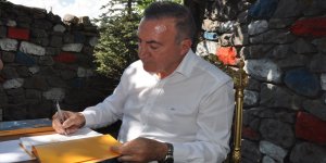 Kars Sevdalısı Naif Alibeyoğlu, kitabını tanıttı