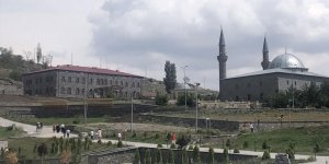 Kars’ta tarihi mekanlar ziyaretçi akınına uğruyor