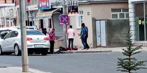 Kars’ta seyir halindeki bir motosiklet yayaya çarptı!