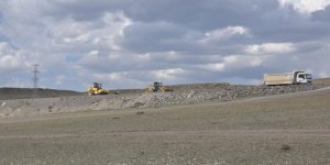 Kağızman yolunda yol yapım çalışmaları devam ediyor