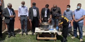 Sarıkamış’ta aşure dağıtımı