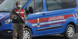 Kars’ta jandarma düzensiz göçmenleri arazide yakaladı