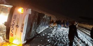 Kars’ta yolcu otobüsü devrildi: 4 ölü – 25 yaralı
