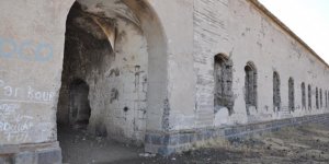Kars tabyaları yok oluyor