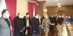 Vali Öksüz, Restore edilen Polis Evi'nde inceleme yaptı