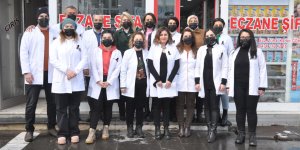 Kars’ta “Beyaz Önlüklüler” meslektaşlarını andı