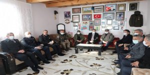 Vali Türker Öksüz, Şehit ailelerini ziyaret etti