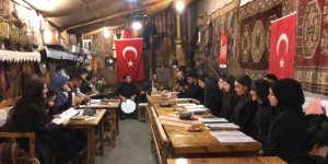 Kars’ta, tek yürek, 81 bedeni tek başı Çanakkale silinmeyen gözyaşı müzik dinletisi