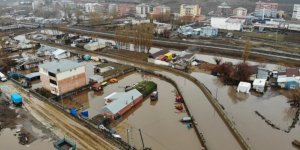 Sular altında kalan evler havadan görüntülendi