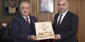  Azerbaycan Kars Başkonsolosu Guliyev’den Rektör Çomaklı’ya ziyaret