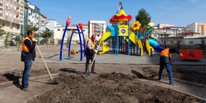 Parklarda, bakım-onarım ve yıkama çalışmaları devam ediyor