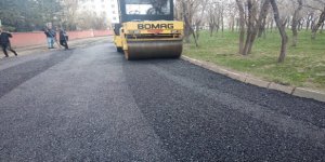 Kars Belediyesi asfalt çalışmalarına devam ediyor