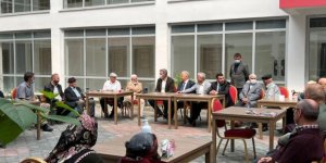 AK Parti’den Huzurevine ziyaret