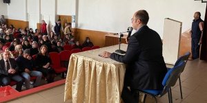 Kaymakam Türkmen ‘Kariyer Günleri’nde öğrencilerle buluştu
