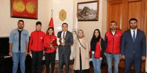 Vali Türker Öksüz'e "Gençlik Haftası" ziyareti