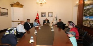 Kars Valisi Türker Öksüz, vatandaşların sorun ve taleplerini dinledi