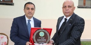 Kars Valisi Türker Öksüz’e “Tarım  ve Hayvancılığa Katkı Ödülü” Verildi
