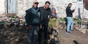 İYİ Parti Kars Gençlik Kolları Başkanı Şükrü Erbaki, Doğru Yol Köyü’ne mağdur vatandaşın yanında