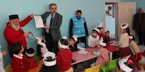 Kars’ta, 4-6 yaş miniklerden Kızılay haftası etkinliği