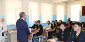 Vali Polat, Kars Fen Lisesi’ni ziyaret etti