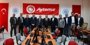 Hayırsever İş İnsanı Dr. Hüseyin AYTEMİZ'den KAÜ'ye Teknoloji Sınıfı Bağışı