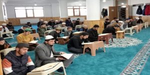 KARS’TAKİ HAFIZLARDAN KUDÜS VE FİLİSTİN İÇİN DUA