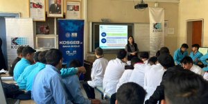 Kars’ta Meslek Lisesi Öğrencilerine KOSGEB Girişimcilik Desteği hususunda bilgi verildi