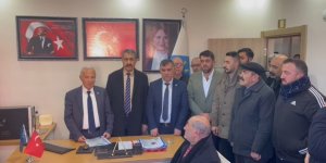 İYİ Parti Kars Belediye Başkan Adayı Metin Özad, Partisinde Coşkuyla Karşılandı