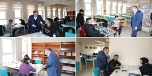 Vali Polat,  İl Halk Kütüphanesi'nde...