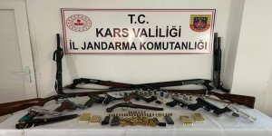 Kars’ta silah ve mühimmat kaçakçıları yakalandı