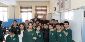 Vali Polat Okul Ziyaretlerini Sürdürüyor