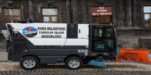 Hidrostatik Kompakt Kar Bıçaklı Küreme ve Vakumlu Süpürge Aracı Karsımıza Hayırlı Olsun