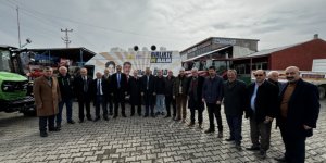 İYİ Parti Belediye Başkan Adayı Metin Özad, Galericiler Sitesinde Esnafların Sorunlarını Dinledi