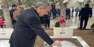 İYİ Parti Kars Belediye Başkan Adayı Metin Özad, Çanakkale Zaferi ve Şehitleri Anma Günü etkinliklerine katıldı