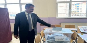 İYİ Parti Kars Belediye Başkan Adayı Metin Özad Oyunu Kullandı