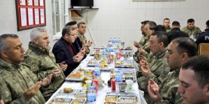 Kars Valisi Ziya Polat, Hudut Karakolu'nda iftar açtı