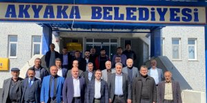 Ak Parti Kars Milletvekili Adem Çalkın, Akyaka Belediye Başkanı Ergüder Toptaş'ı Tebrik Etti