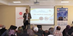 Kars'ta Uygulamalı Hac Eğitim Semineri Gerçekleştirildi
