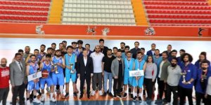 Basketbol Grup Müsabakaları Kars'ta Başladı