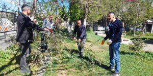 Kars Belediyesi park ve bahçelerde çalışma başlattı