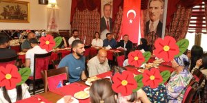 Sevgili çocukları ve koruyucu ailelerle kahvaltı programı