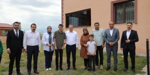 Vali Polat, Şampiyonu Evinde Ziyaret Etti