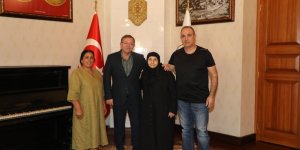 Vali Polat, Şehit Ailesin Ağırladı