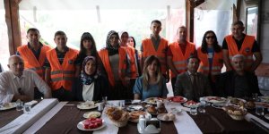 Kars Belediyesi, evde bakım hizmeti alan yaşlılarla bir araya geldi