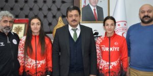 Karslı atletlerden Spor Müdür Vakili Ayhan Yüreğir'e ziyaret