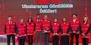 Ani Ören Yeri Kazı Başkanı Muhammet Arslan ve ekibine birincilik ödülü