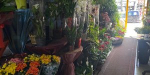 Kars’ta Çiçekçilerde Anneler Günü Yoğunluğu Başladı